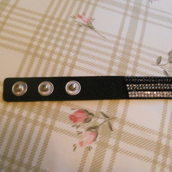 Suede, Bling Choker - Picture 5 of 6